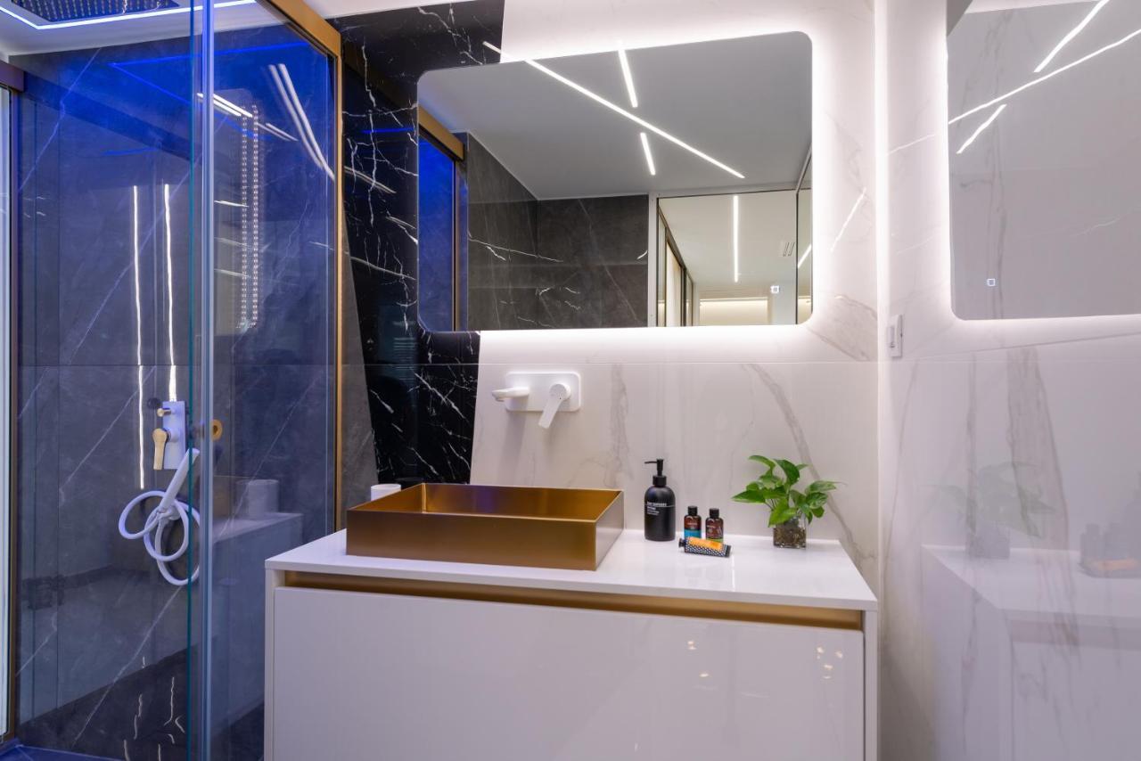 H Experience Spectacular Rooftop Loft Daire